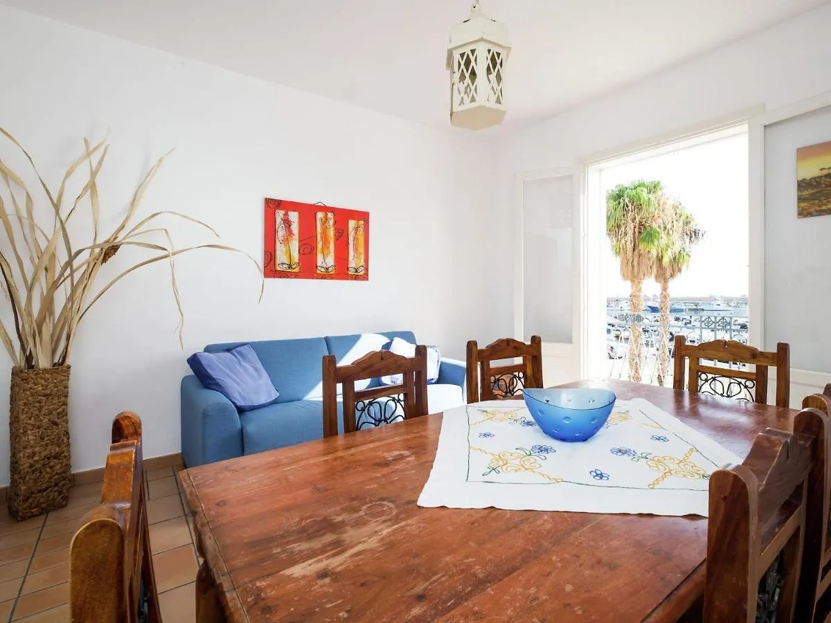 Pleasant Holiday Home In Santa Flavia